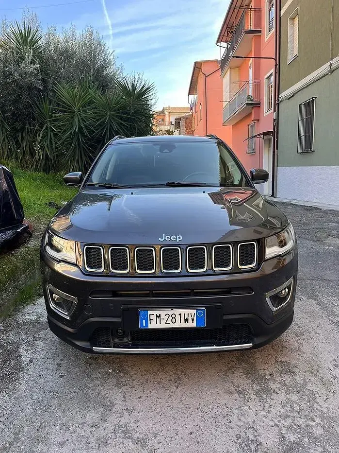 Usata Jeep Compass 140 CV (102 kW) 2018 Grigio SUV