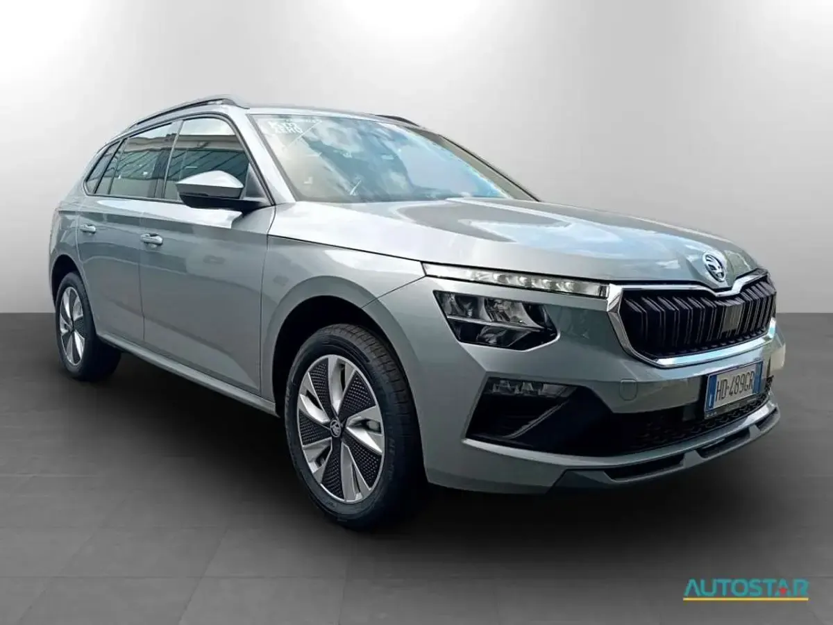 Nuova Skoda Kamiq 116 CV (85 kW) 2026 Smokey diamondargento metalli SUV
