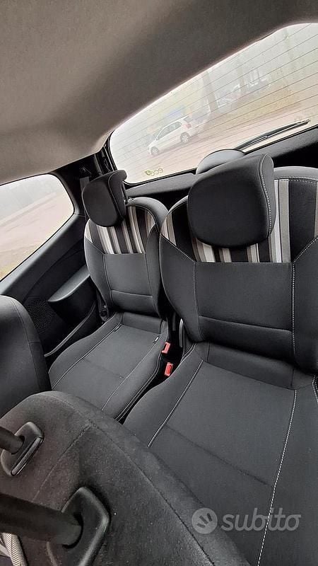 Usata Renault Twingo Night&Day 75 CV (55 kW) 2014 Nero Utilitaria