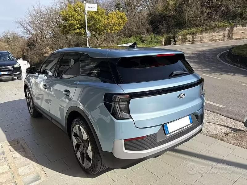 Usata Ford Explorer Extended Range 250 kW (340 CV) 2024 Arctic blue SUV
