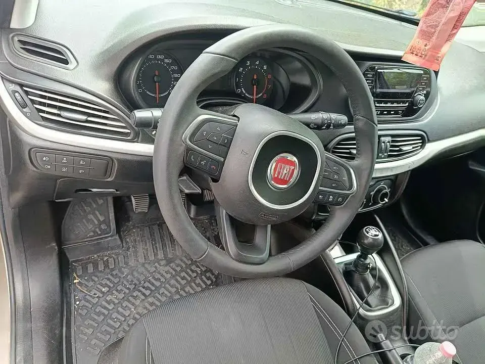 Usata Fiat Tipo 120 CV (88 kW) 2017 Giallo Berlina