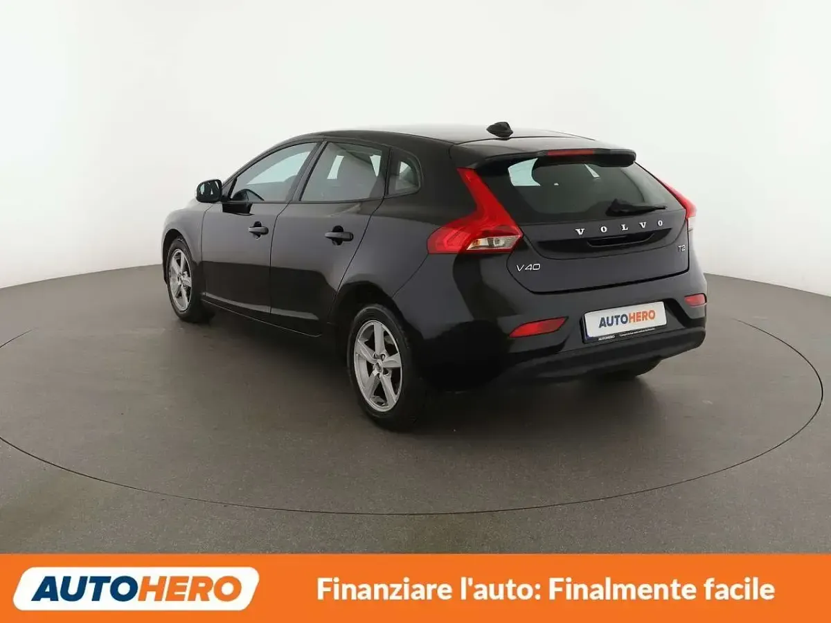 Usata Volvo V40 Kinetic 122 CV (89 kW) 2018 Nero Station wagon