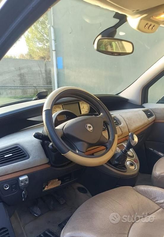 Usata Lancia Phedra 136 CV (100 kW) 2007 Grigio Monovolume