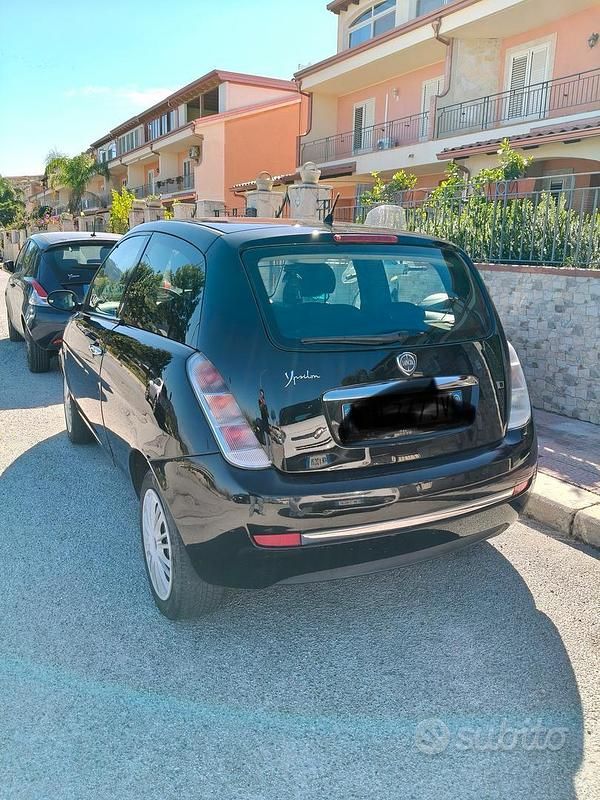 Nero Usata 2008 Lancia Ypsilon Due volumi | 2390 € - Immagine 1/4