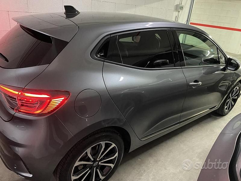 Usata Renault Clio V 2024 Grigio Berlina