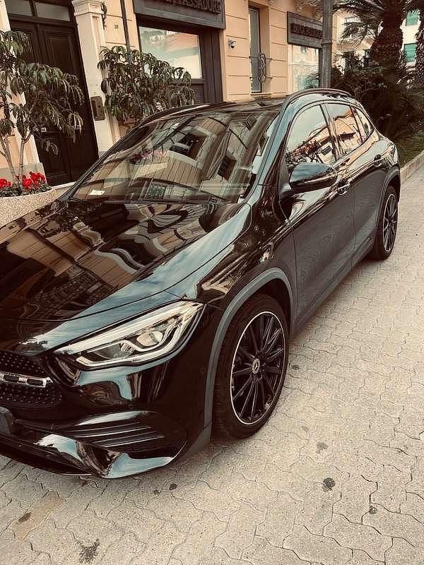 Usata Mercedes GLA200 Premium 150 CV (110 kW) 2022 Nero SUV