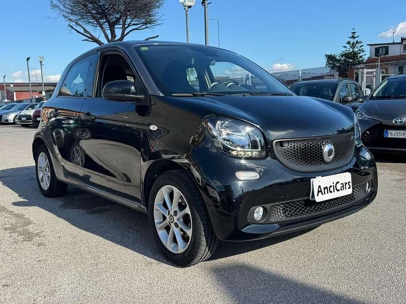 Usata Smart ForFour 71 CV (52 kW) 2017 Nero Utilitaria
