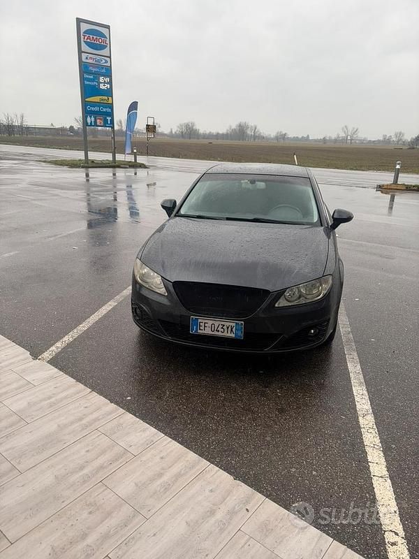 Usata Seat Exeo 143 CV (105 kW) 2011 Grigio Berlina