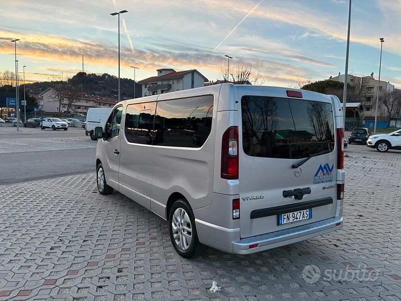 Usata Opel Vivaro 125 CV (91 kW) 2018 Grigio Monovolume