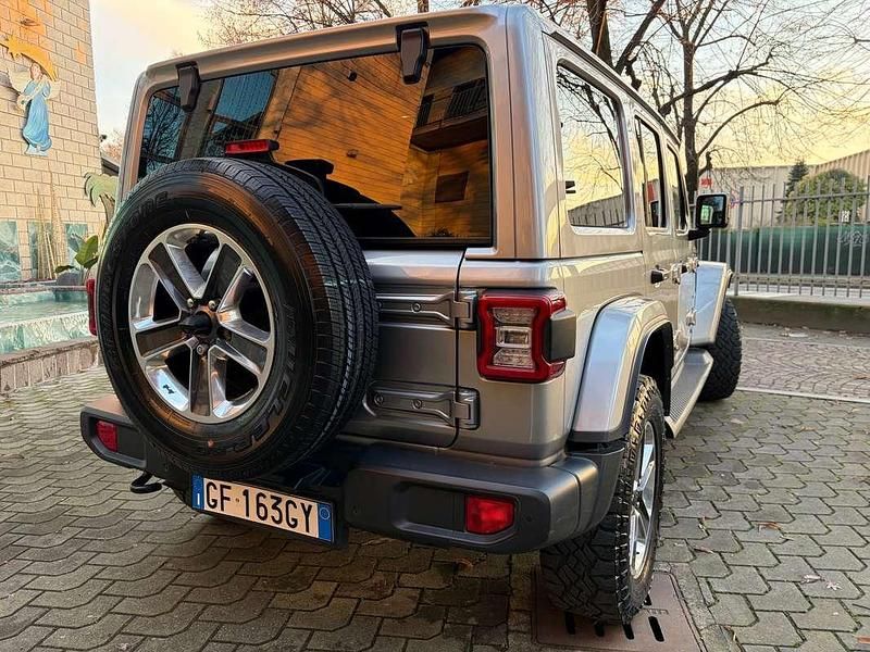 Usata Jeep Wrangler Unlimited Sahara 200 CV (147 kW) 2018 Argento SUV