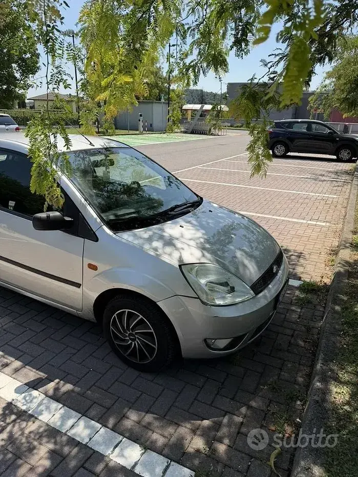 Usata Ford Fiesta 75 CV (55 kW) 2005 Utilitaria