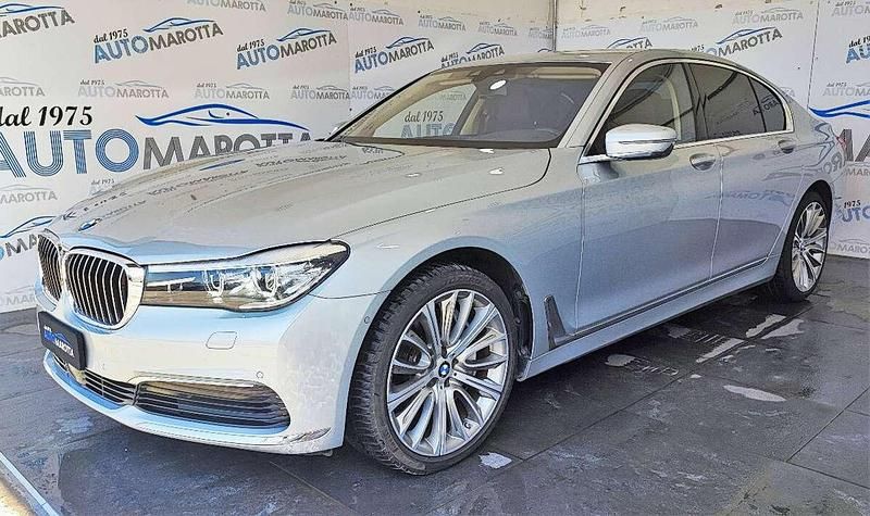 Usata BMW 750 Comfort Edition 450 CV (330 kW) 2017 Argento Berlina