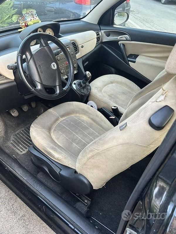 Usata Lancia Ypsilon 75 CV (55 kW) 2007 Nero Utilitaria