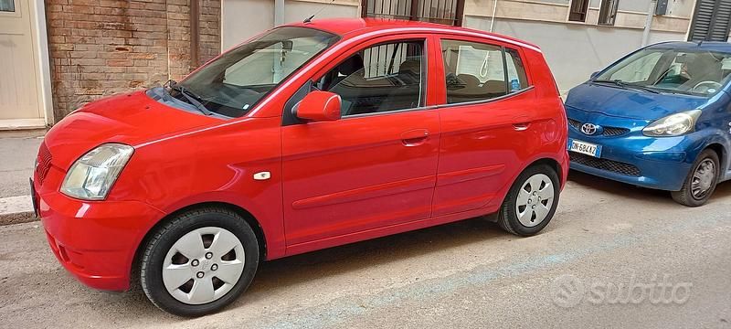 Usata Kia Picanto 75 CV (55 kW) 2006 Rosso Utilitaria