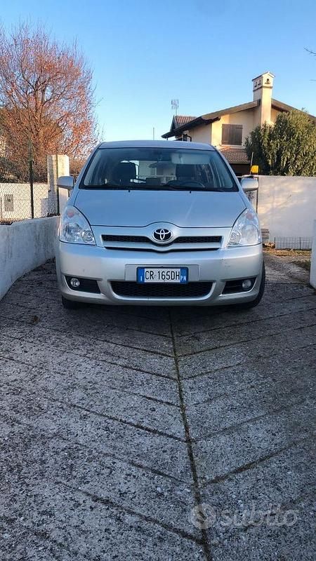 Usata Toyota Corolla Verso 2005 Monovolume