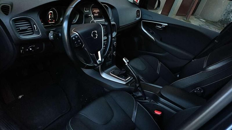 Usata Volvo V40 Kinetic 120 CV (88 kW) 2018 Berlina