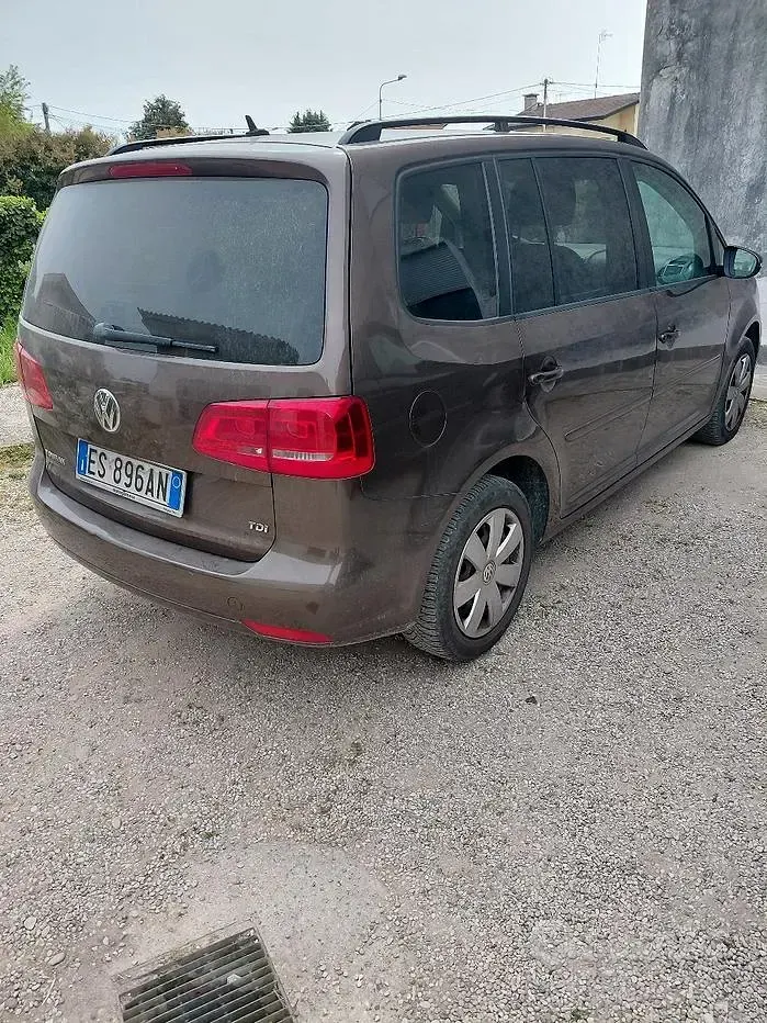 Usata VW Touran 102 CV (75 kW) 2013 Marrone Monovolume