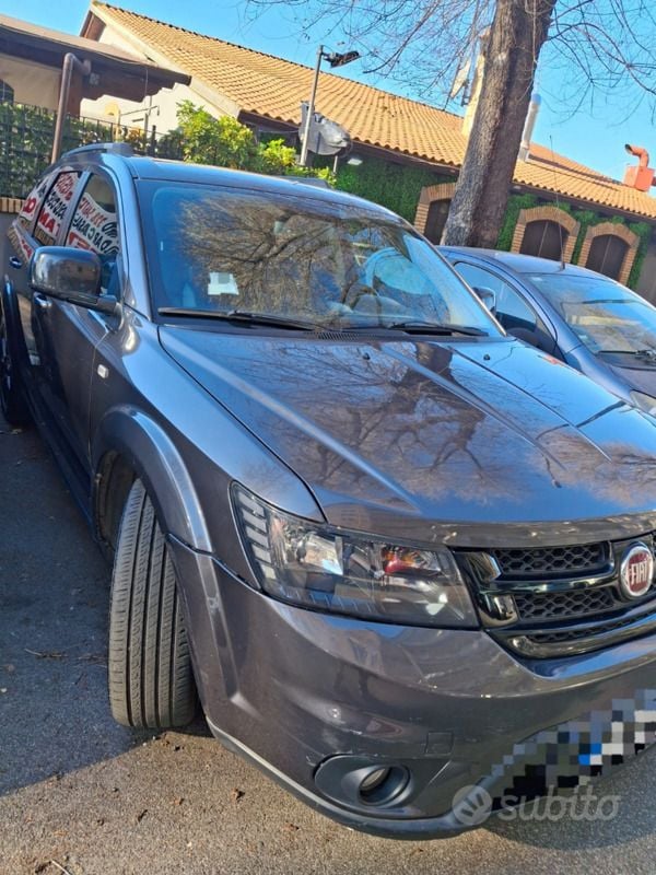 Grigio Usata 2014 Fiat Freemont Black Code SUV | 6500 € (Super prezzo) - Immagine 1/4