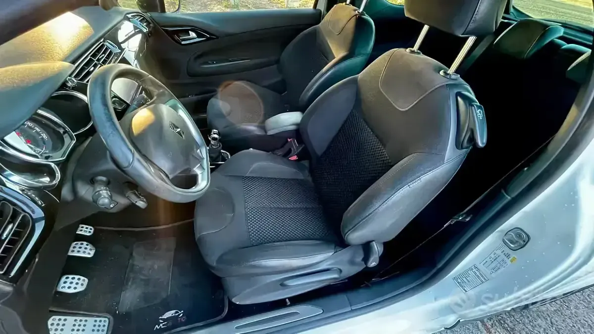 Usata DS Automobiles DS3 So Chic 75 CV (55 kW) 2018 Bianco Utilitaria