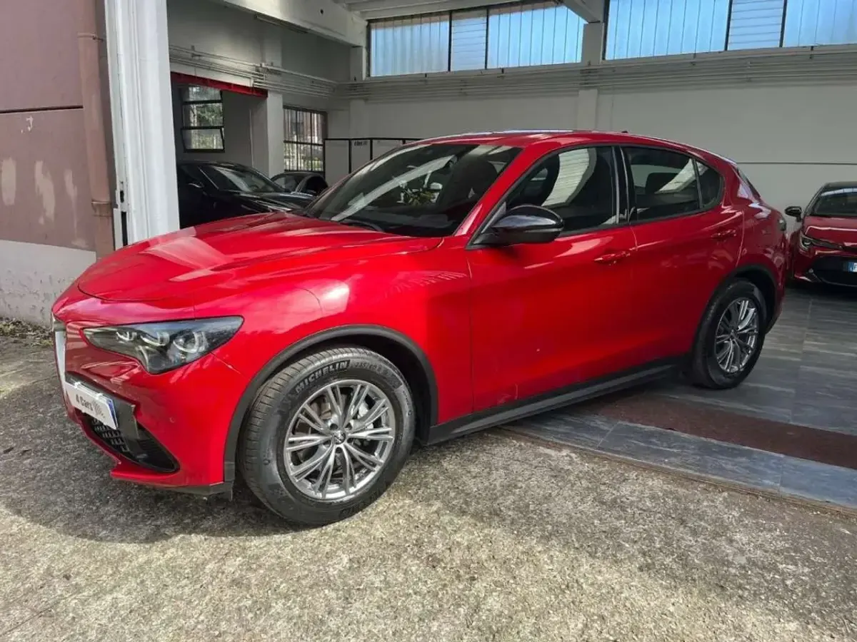 Usata Alfa Romeo Stelvio Business 160 CV (117 kW) 2023 Rosso SUV