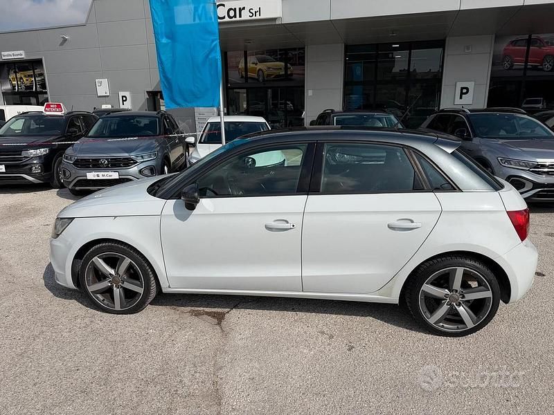 Usado Audi A1 Ambition 105 CV (77 kW) 2012 Blanco Utilitario