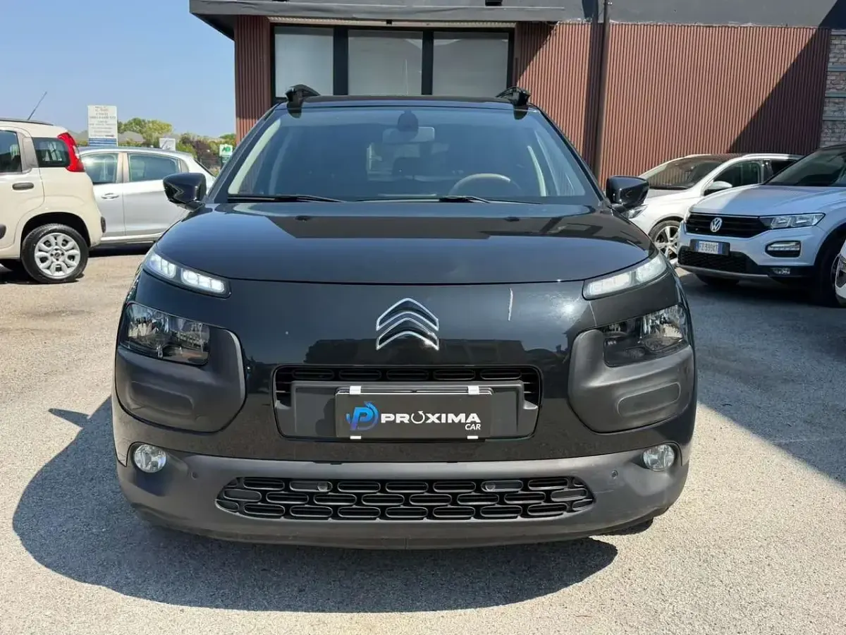 Usata Citroën C4 Shine Edition 99 CV (72 kW) 2017 Nero SUV