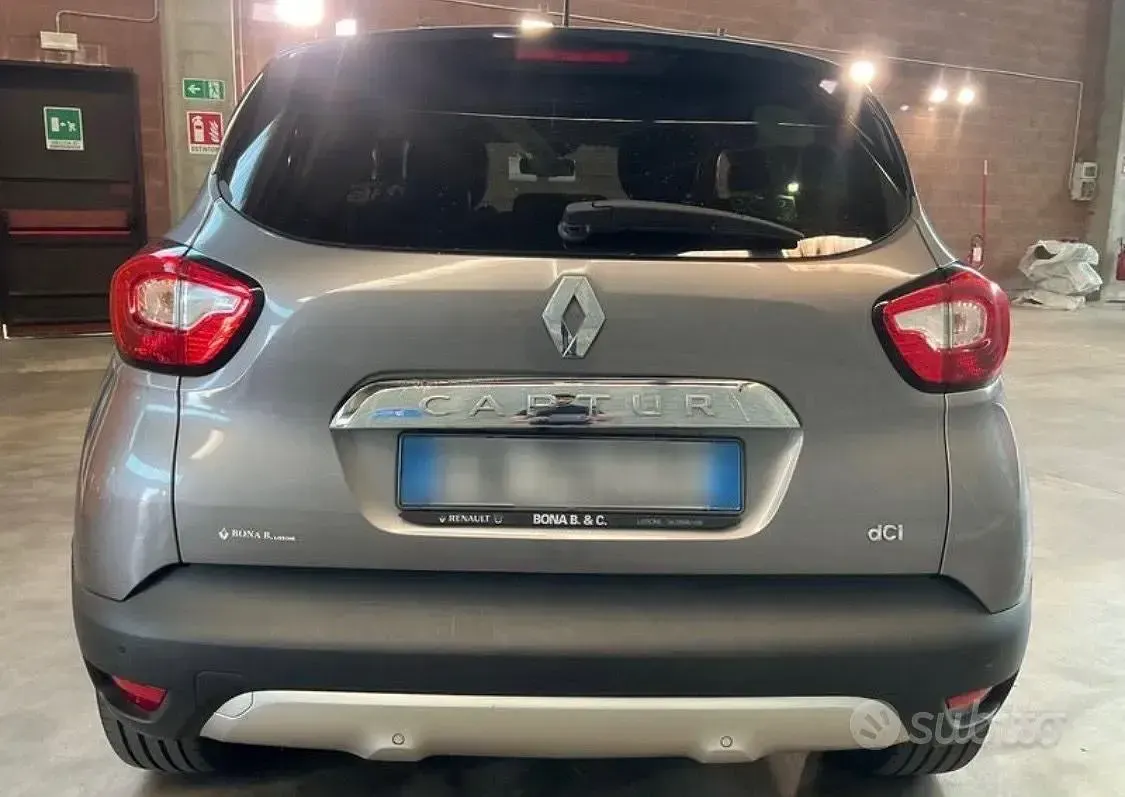 Usata Renault Captur 90 CV (66 kW) 2015 Grigio SUV