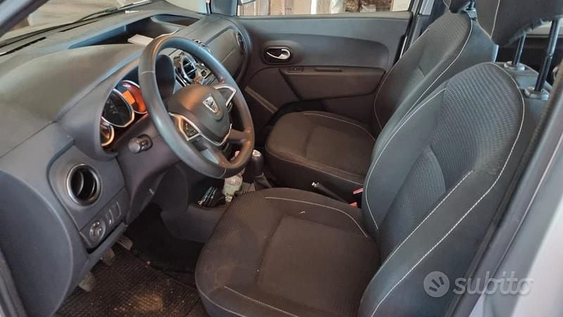 Usata Dacia Dokker 95 CV (69 kW) 2018 Grigio Monovolume