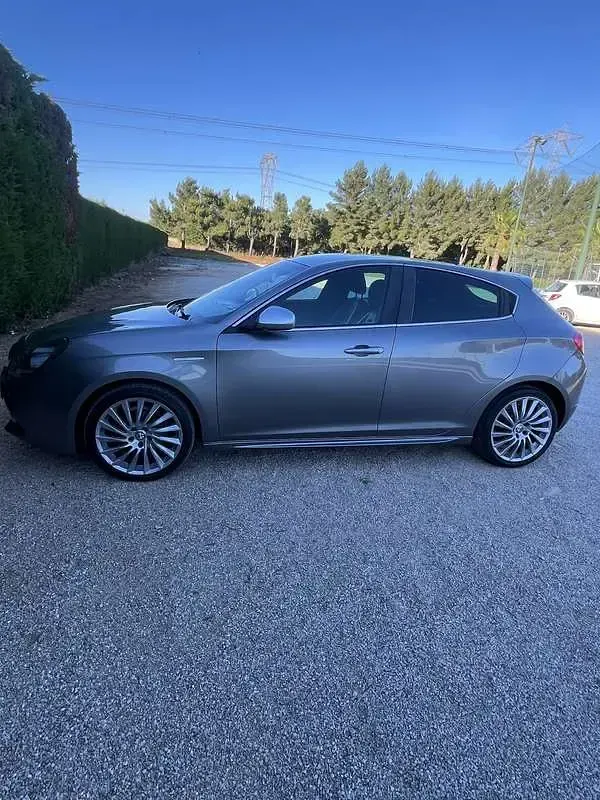 Usata Alfa Romeo Giulietta 120 CV (88 kW) 2015 Grigio Utilitaria