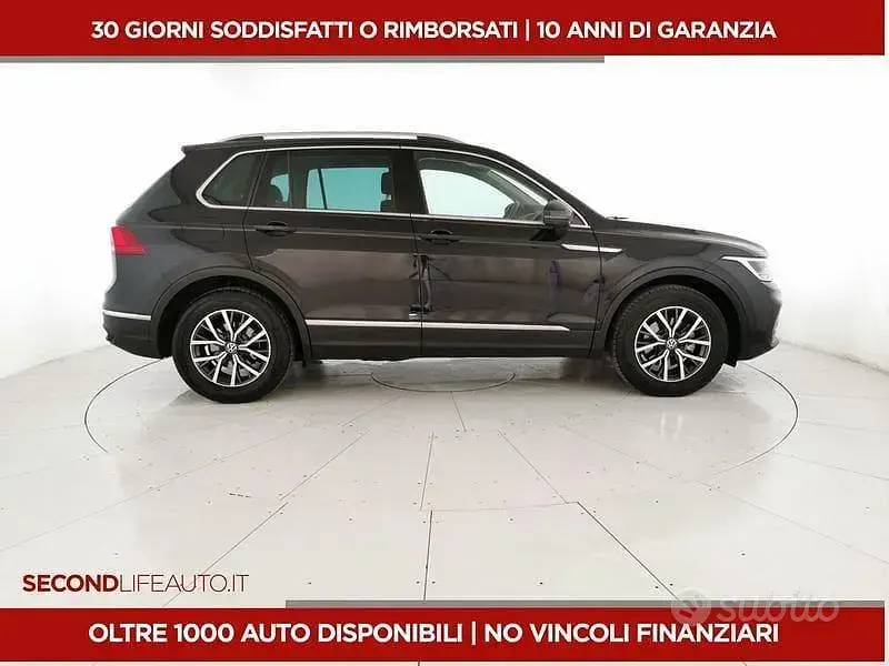 Usata VW Tiguan Life 122 CV (89 kW) 2023 Nero SUV
