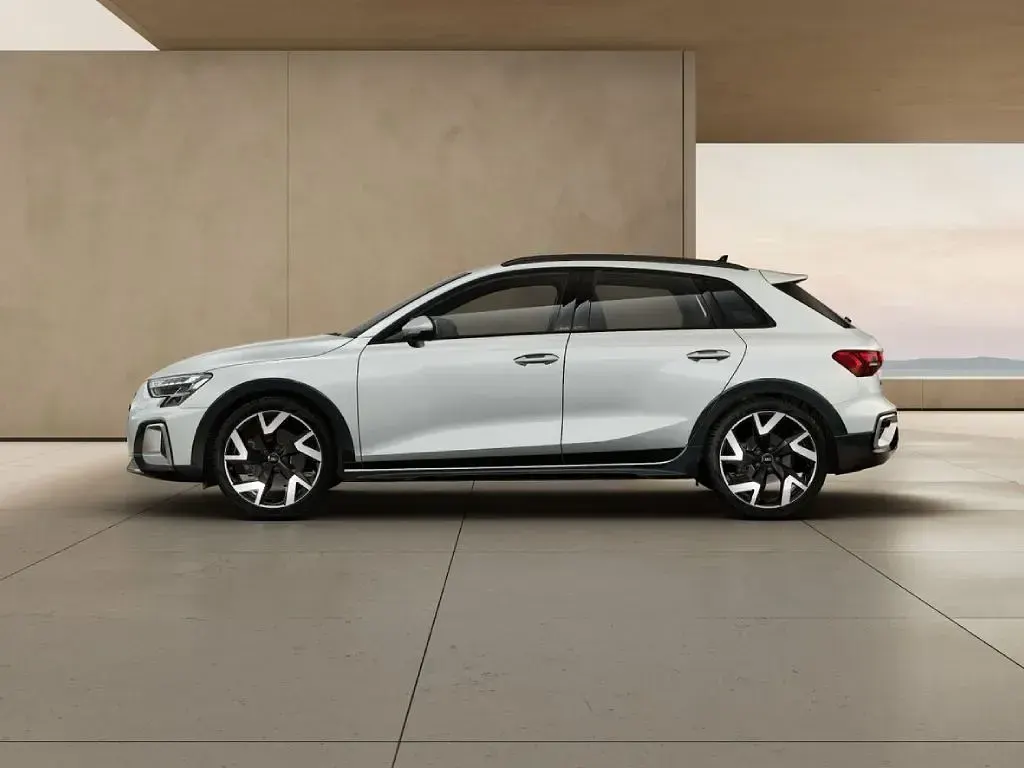 Nuova Audi A3 Comfort 150 CV (110 kW) 2026 Bianco ghiacciaio metallizzato Berlina