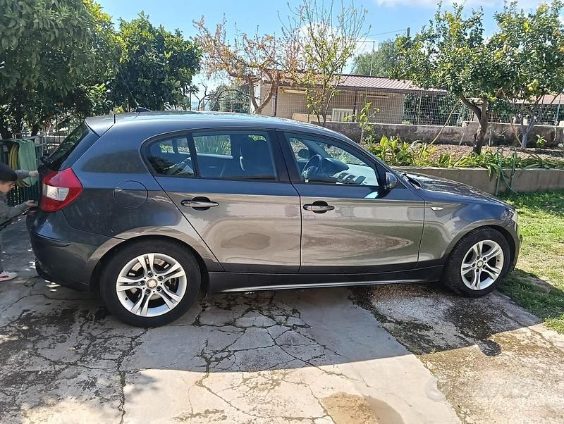 Usata BMW 120 163 CV (119 kW) 2008 Grigio Utilitaria