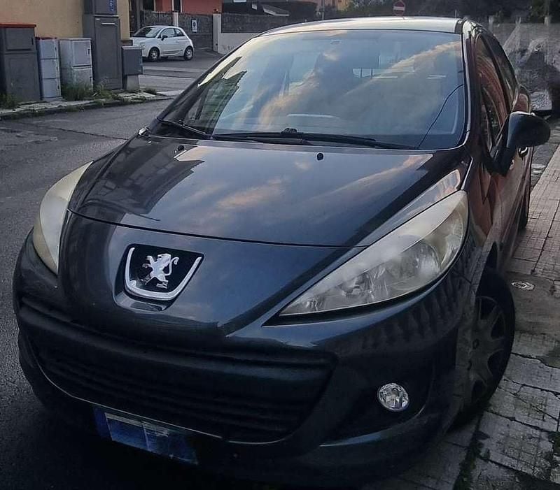 Usata Peugeot 207 73 CV (53 kW) 2012 Berlina