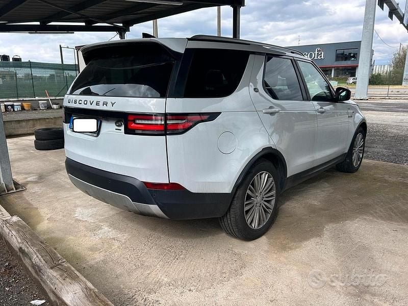 Usata Land Rover Discovery 5 HSE Luxury 241 CV (177 kW) 2017 Bianco SUV