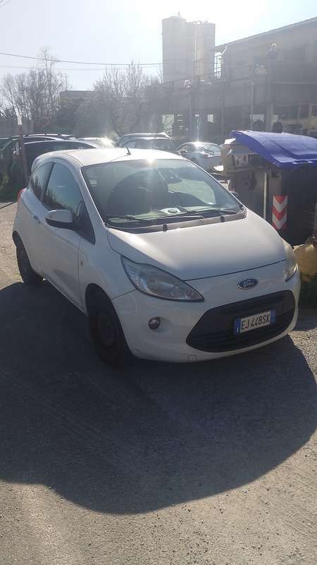 Usata 2011 Ford Ka Due volumi | 2000 € (Ottimo prezzo) - Immagine 1/4