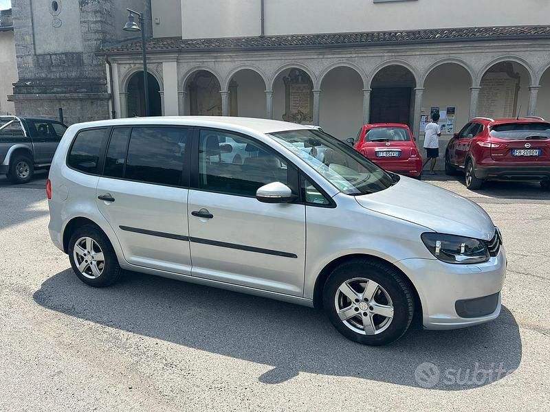Grigio Usata 2016 VW Touran Monovolume | 5500 € (Super prezzo) - Immagine 1/4