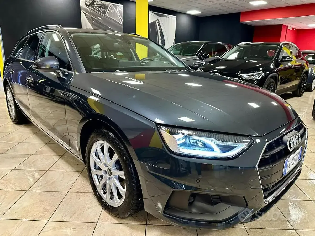 Gebraucht Audi A4 163 PS (119 kW) 2022 Grau Kombi