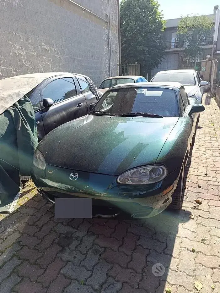 Usata Mazda MX5 110 CV (80 kW) 2001 Verde Cabrio