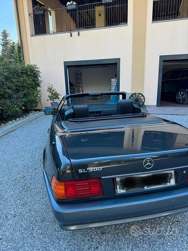 Usata Mercedes SL300 231 CV (169 kW) 1991 Nero Cabrio