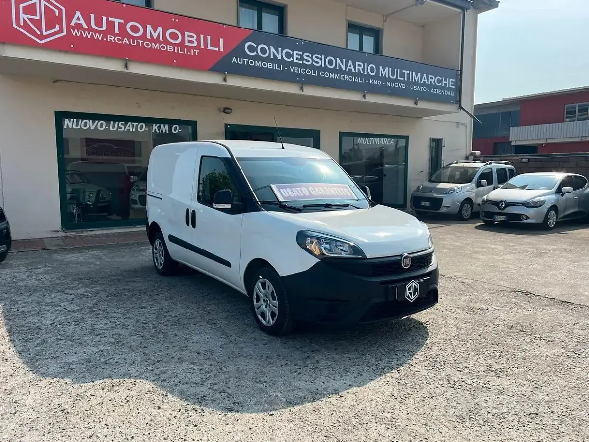 Usata Fiat Doblò Lounge 95 CV (69 kW) 2020 Bianco Monovolume