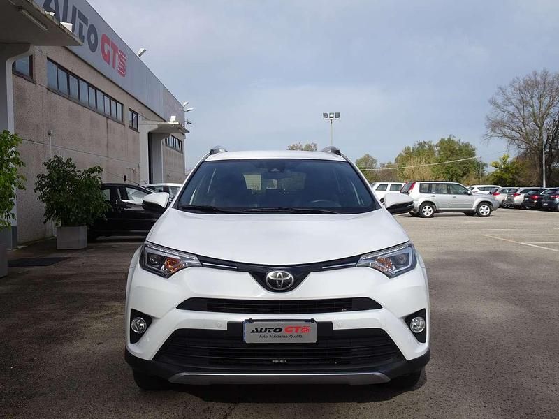 Usata Toyota RAV4 Style 143 CV (105 kW) 2017 Bianco SUV