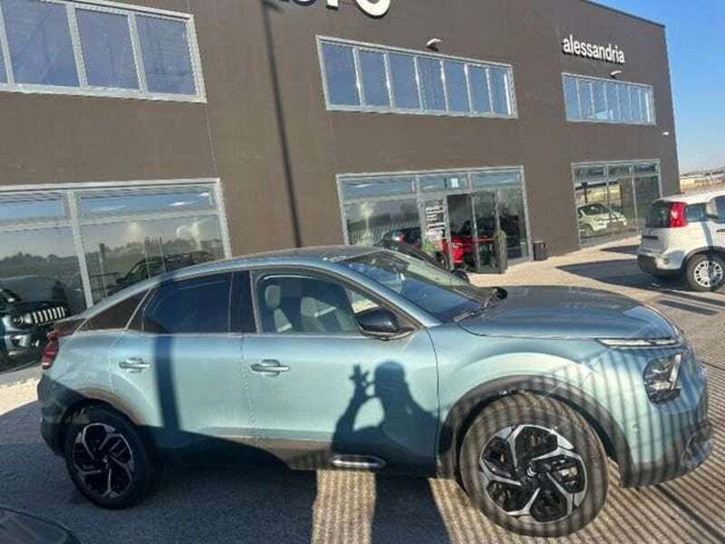 Azzurro Nuova 2025 Citroën C4 PureTech | 18.100 € (Ottimo prezzo) - Immagine 1/4
