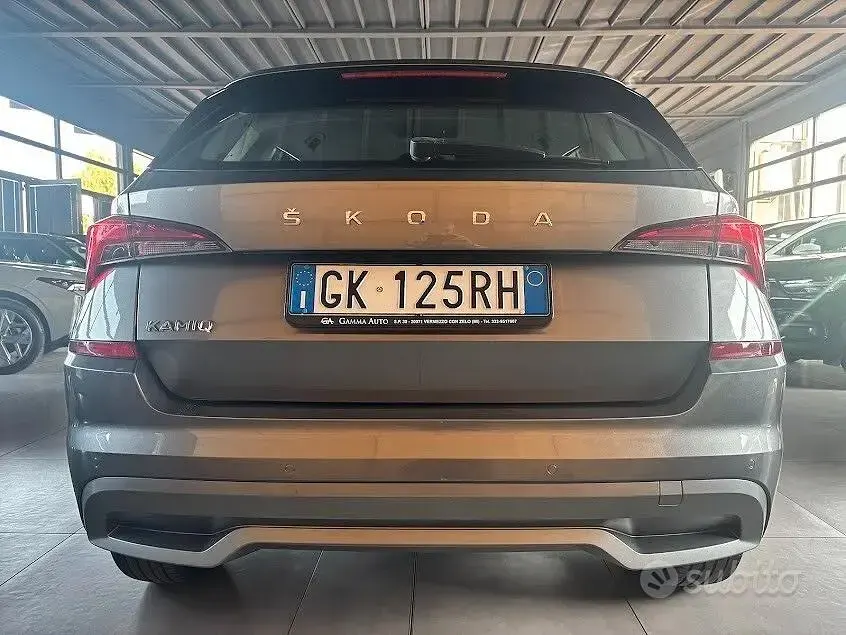 Usata Skoda Kamiq Ambition 110 CV (80 kW) 2022 Grigio SUV