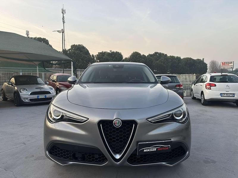 Usata Alfa Romeo Stelvio 280 CV (205 kW) 2017 Grigio SUV
