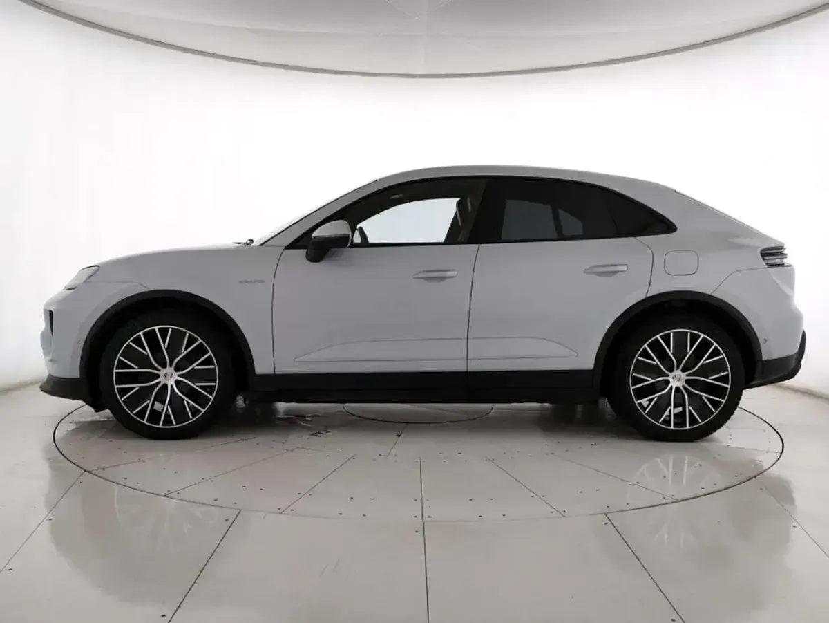 Usata Porsche Macan 144 kW (197 CV) 2024 Grigio SUV