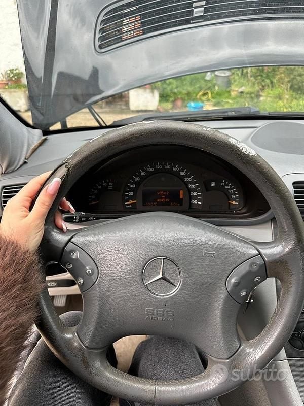 Usata Mercedes C270 170 CV (125 kW) 2003 Nero Berlina