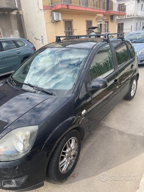Usata Ford Fiesta 80 CV (58 kW) 2008 Nero Utilitaria