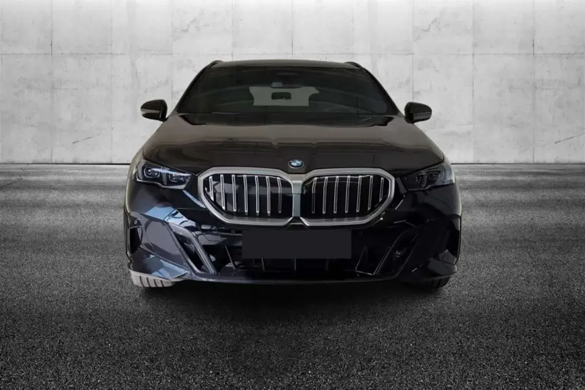 Usata BMW 520 M Sport 197 CV (144 kW) 2025 Nero Station wagon