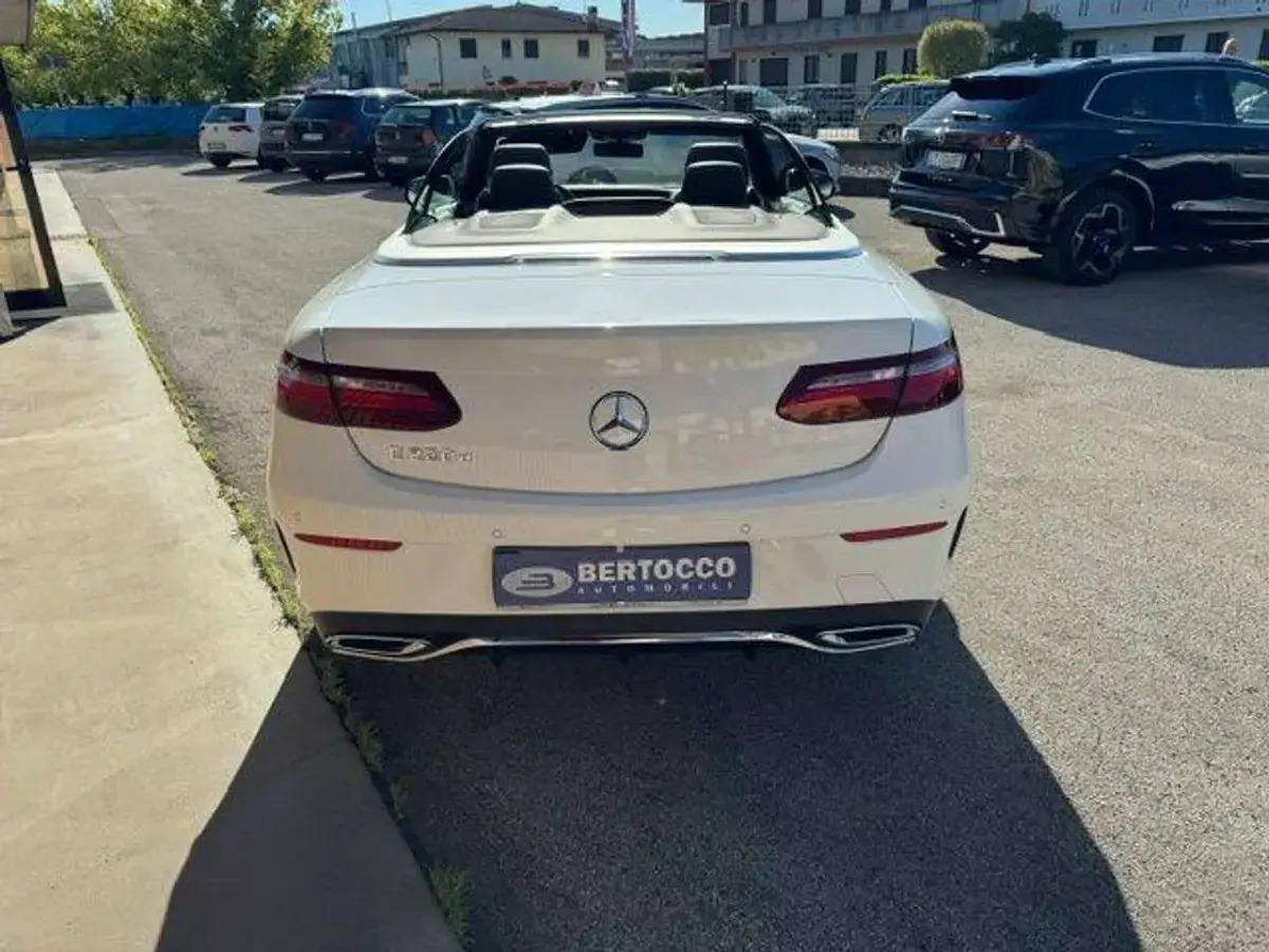 Usata Mercedes E220 Premium Plus 194 CV (142 kW) 2017 Bianco Cabrio