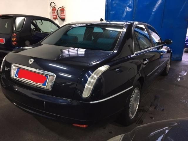 Lancia thesis 3 2 v6 emblema usata picture